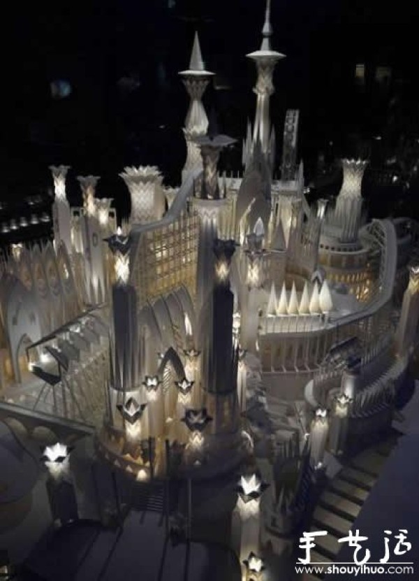 The paper castle "Castle on the Sea" took 4 years to make