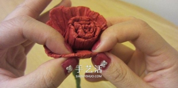 How to fold carnations with detailed illustrations and Mothers Day carnation origami tutorial