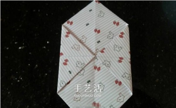 How to fold a special paper box and how to fold a four-leaf clover box