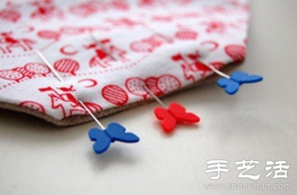 Handmade fabric envelope to convey love