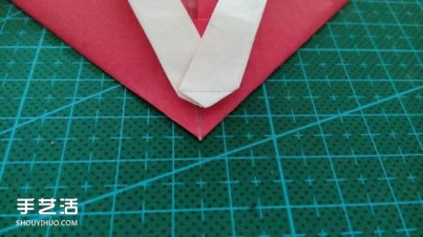 LOVE heart-shaped origami illustrated tutorial on how to fold LOVE love on Valentines Day