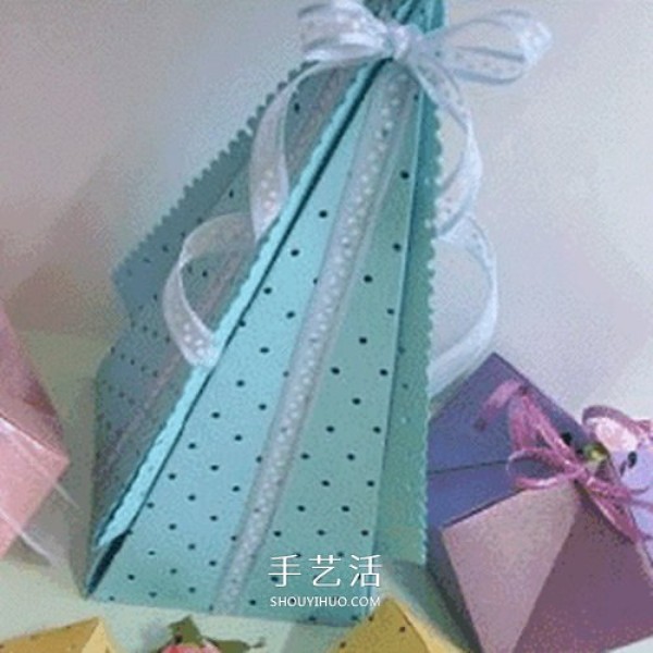 Illustration of the folding method of the wedding candy box and the method of origami wedding candy box