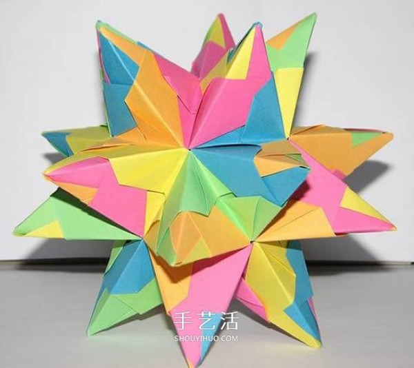 Illustrations of how to fold three-dimensional stars, step-by-step pictures of origami star bouquets