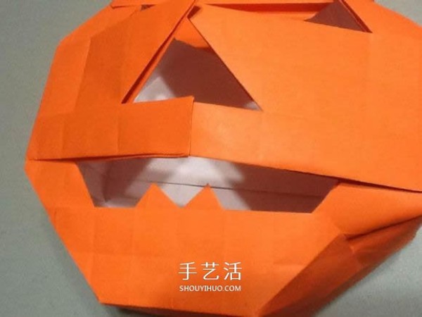 Origami illustration of three-dimensional jack-o