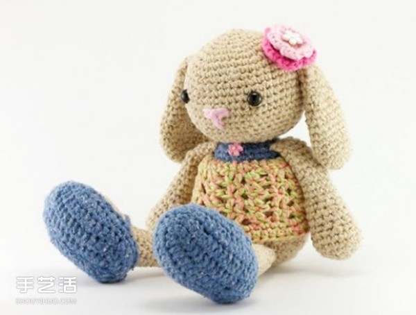 The cute crocheted animal dolls are beautiful and healing