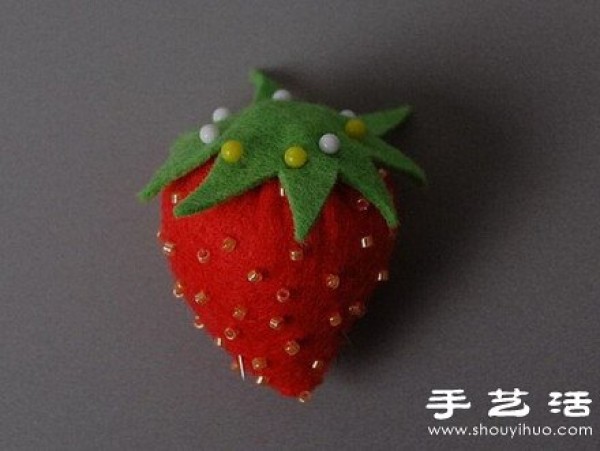 Non-woven fabric tutorial: DIY to make cute little strawberries