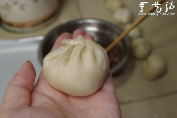 The recipe for fresh meat mooncakes is super detailed! 