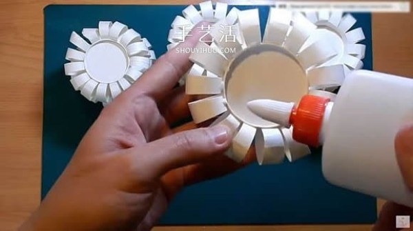 Tutorial on how to make your own super-good-looking paper cup lanterns