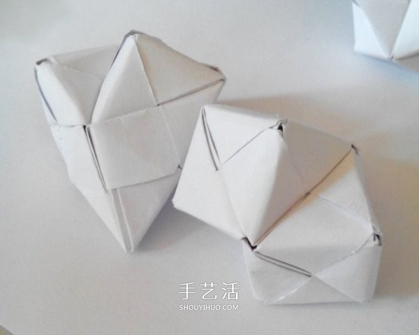 Illustration of folding a polyhedral cube, step-by-step diagram of origami cube