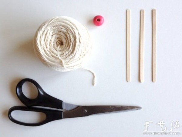 Disposable spoon waste is used to make DIY insect toys