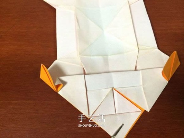 How to fold a complex three-dimensional sports car with detailed steps of origami sports car