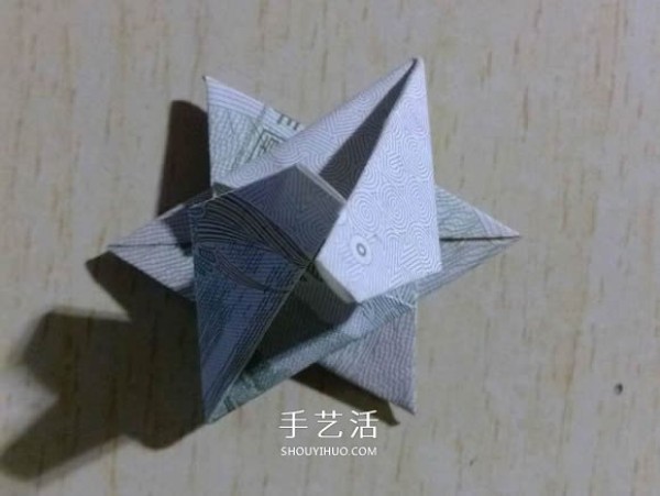 One-yuan banknote origami six-pointed star complex banknote six-pointed star folding method