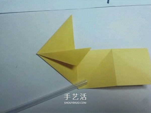 The detailed origami illustration process will teach you how to fold a three-dimensional rabbit