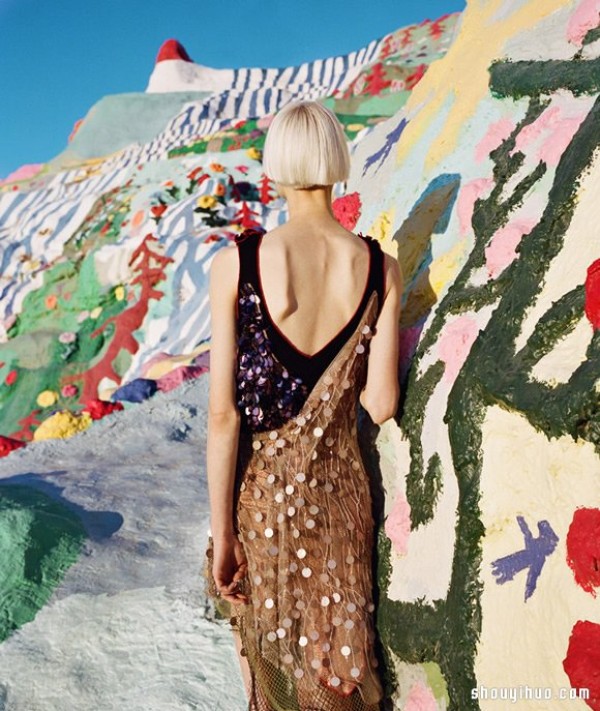 Fashion Photography: Take you to the Redemption Mountain to enjoy the colorful baptism of love