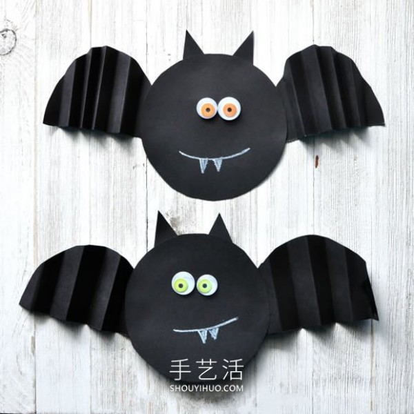 Tutorial on how to make handmade Halloween cardboard bats in kindergarten