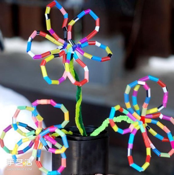 Illustrated tutorial for making flowers with straws, handmade straw flowers for young children