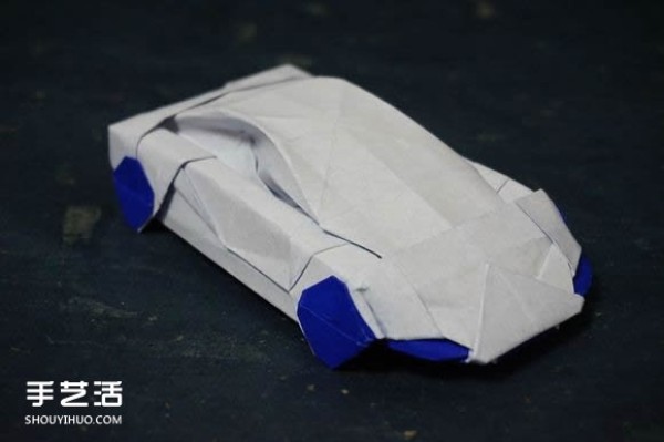 Tutorial on how to fold a sports car, tutorial with origami on a sports car, with illustrations