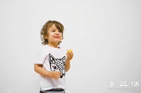 Cute baby T-shirt handmade by the illustrators mother