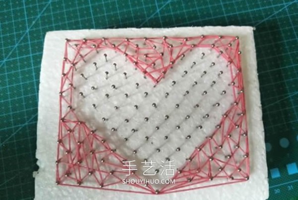 Illustrated tutorial on how to make a Valentines Day love wire drawing