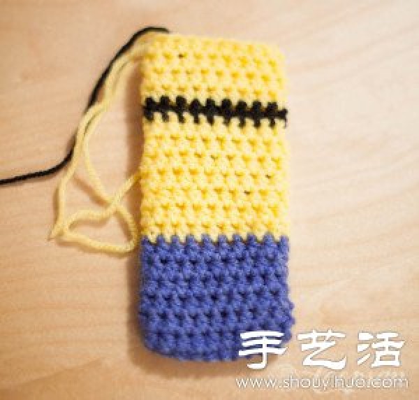 Handmade minion mobile phone case with woolen + crochet