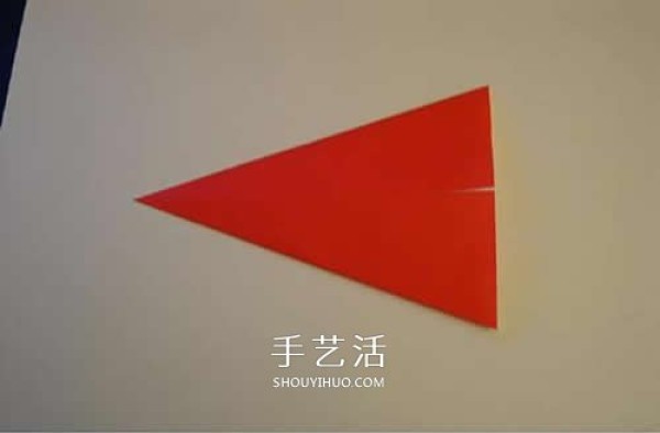 How to make an origami Christmas hat and illustrate the folding steps of a simple Christmas hat