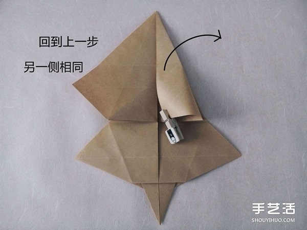 How to fold a three-dimensional rabbit and illustrate the complex standing paper rabbit origami tutorial