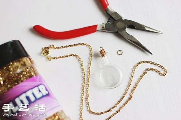 Glass bottle + metal chain DIY to make a wishing bottle necklace