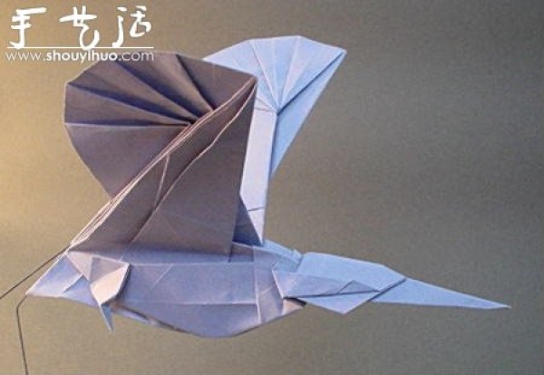 Appreciation of origami works such as lions and Pegasus