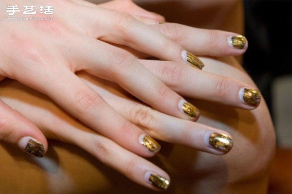 13 Easy-to-Use Autumn and Winter Nail Art Styles