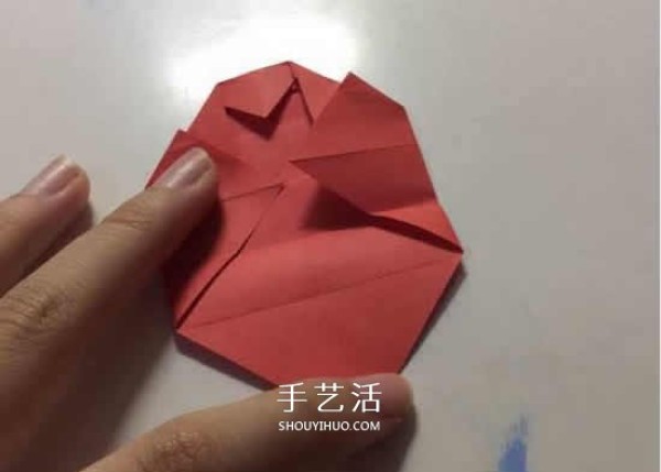 A little romantic secret! Illustration of transparent heart origami that can only be discovered by facing the light