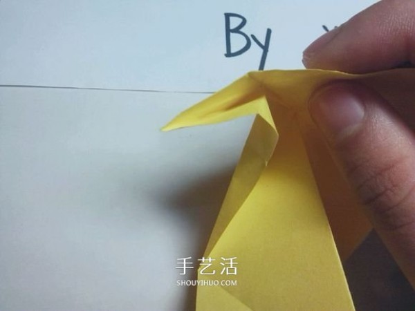 The detailed origami illustration process will teach you how to fold a three-dimensional rabbit