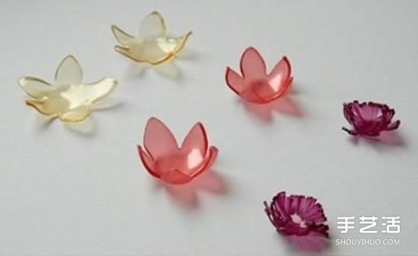 Illustration of how to make plastic flowers. Steps to make handmade plastic flowers