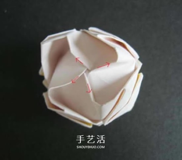 Illustrations of folding handmade roses and super-detailed origami rose step-by-step pictures