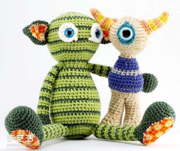 The cute crocheted animal dolls are beautiful and healing