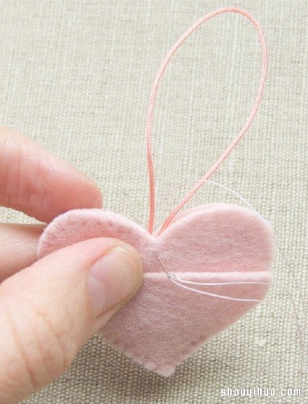 DIY handmade illustrated tutorial for non-woven heart-shaped pendant trinkets