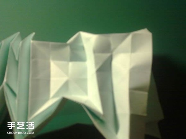 Detailed illustration of the folding process of Hatsune Miku origami