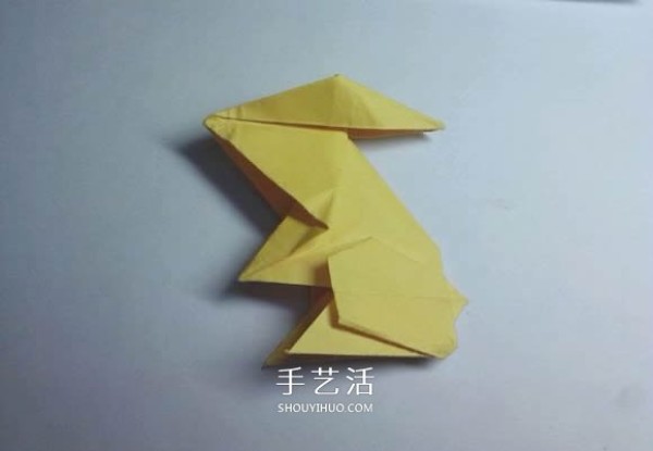 The detailed origami illustration process will teach you how to fold a three-dimensional rabbit