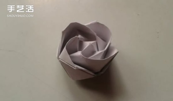 Kawasaki Rose Folding Illustration and Detailed Kawasaki Rose Origami Step-by-Step Tutorial