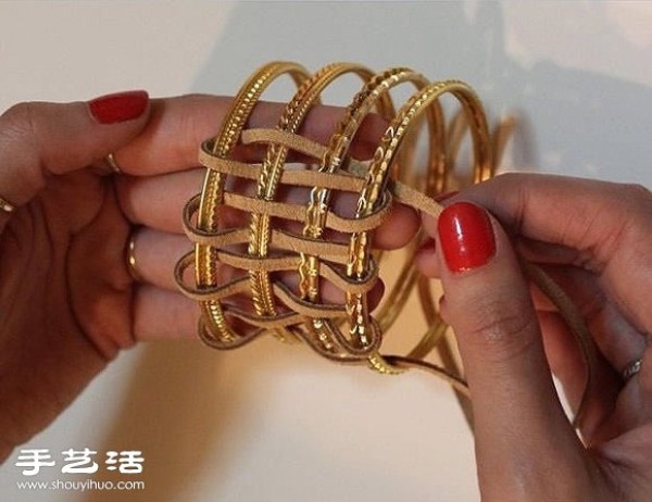 Illustrated tutorial for weaving wide bracelets with leather ropes for multiple bracelets