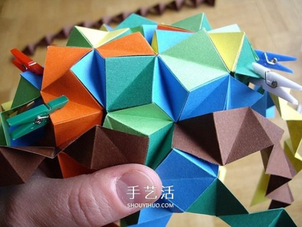 The steps of folding a paper ball and the picture of the detailed steps of origami balls