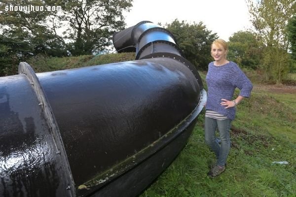 Buy back the waste plastic sink and DIY a giant water slide in your backyard