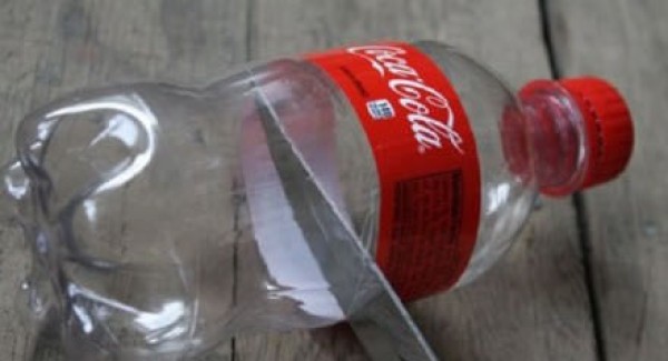 How to make a storage cup from the plastic bottle left after drinking Coke