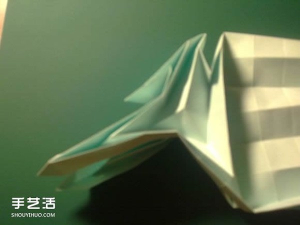 Detailed illustration of the folding process of Hatsune Miku origami