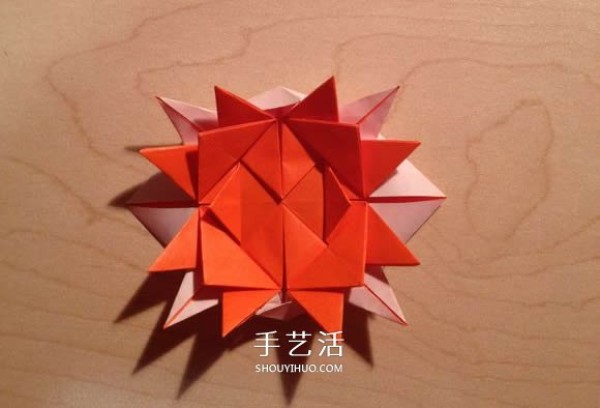 How to fold a three-dimensional combination of thorn balls and an origami illustration of a thorny flower ball