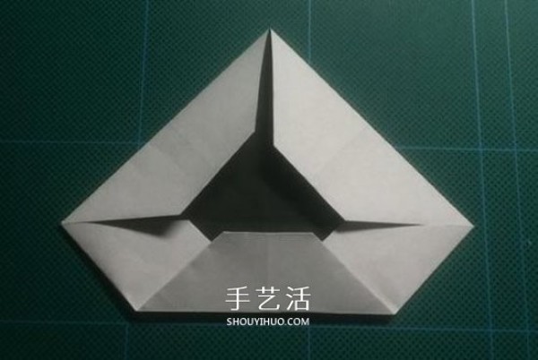 Childrens hand-made origami Daibai illustrates the simple and cute folding method of Daibai