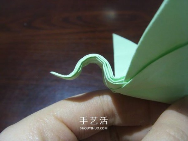 Handmade Crane Dance Origami Illustrated Tutorial: The folding process of three-dimensional paper cranes