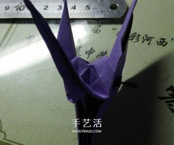 Illustrations of how to fold roses and paper cranes, handmade origami roses and paper cranes