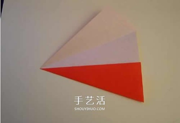 How to make an origami Christmas hat and illustrate the folding steps of a simple Christmas hat