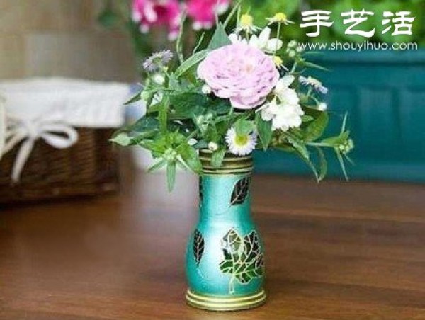 Glass bottles are turned into treasures and handmade exquisite vases