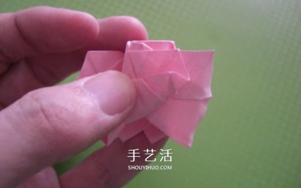 Fukuyama Rose Folding Illustrated Tutorial with clear and large pictures of Fukuyama Rose Origami